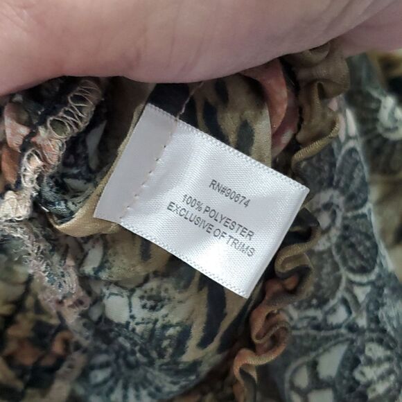 Boston Proper Womans Bell sleeve,  Floral/ Animal Print Blouse, Size 6 - Picture 3 of 5